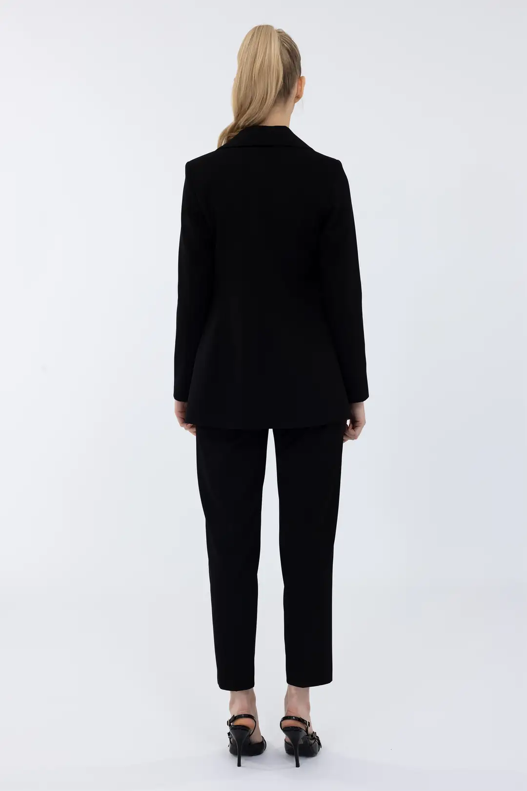 MONO KAPAMA FİT METAL DÜĞME DETAYLI BLAZER CEKET